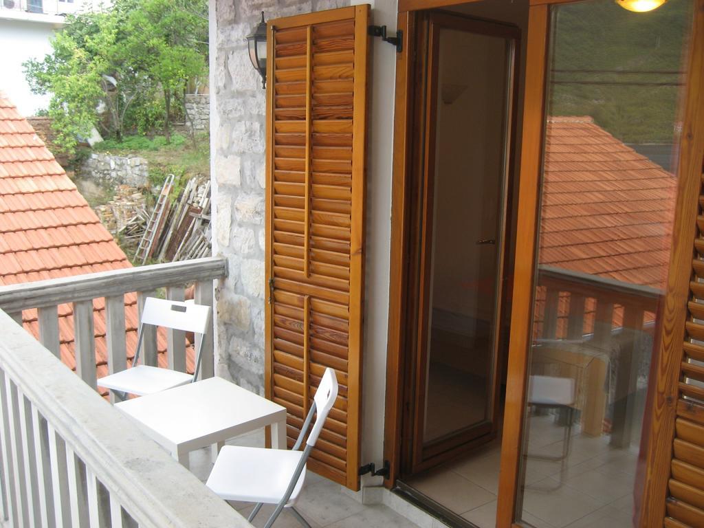 Apartment Aleksandar Tivat Bagian luar foto