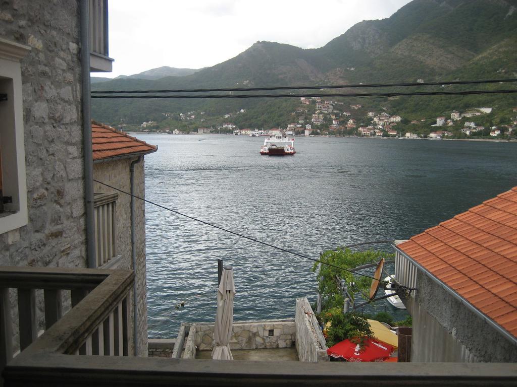 Apartment Aleksandar Tivat Bagian luar foto
