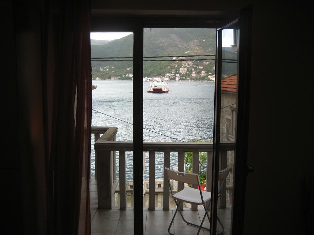 Apartment Aleksandar Tivat Bagian luar foto