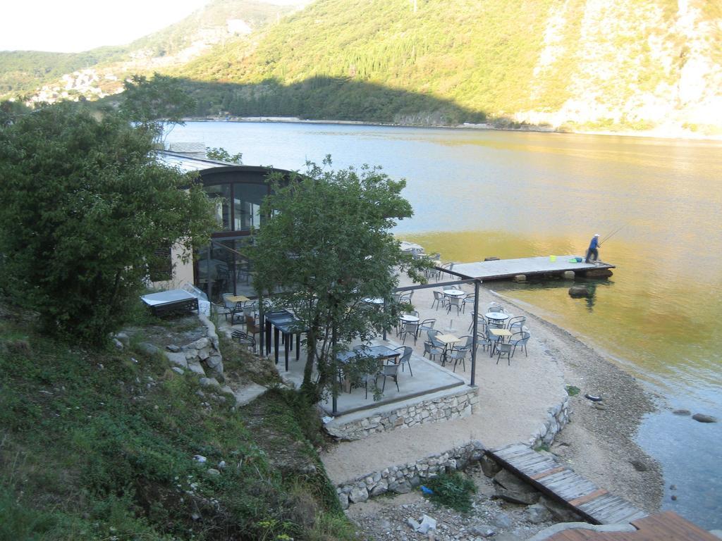 Apartment Aleksandar Tivat Bagian luar foto