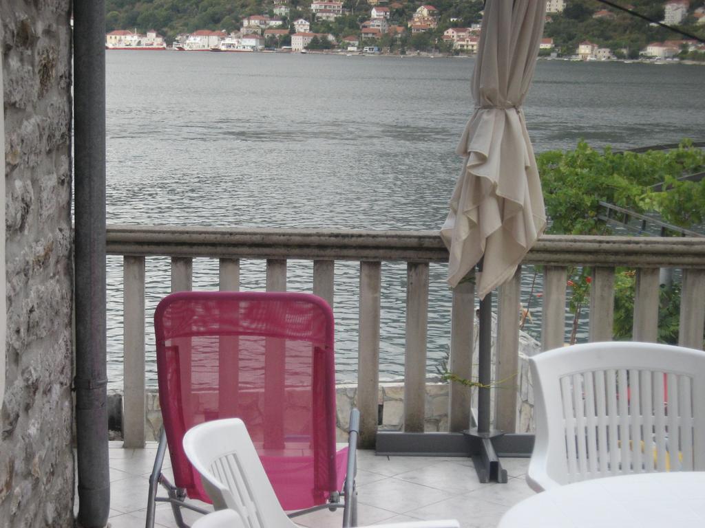 Apartment Aleksandar Tivat Bagian luar foto