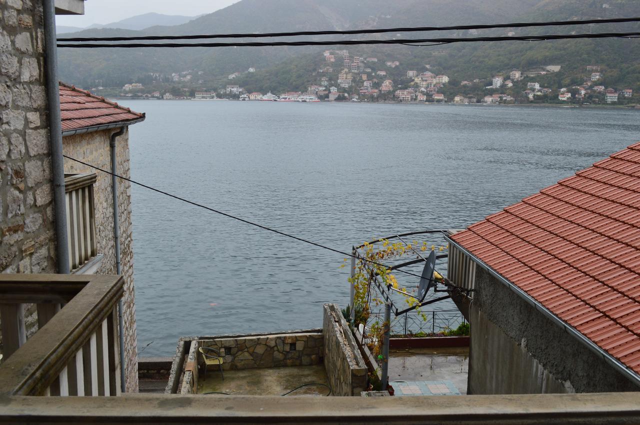 Apartment Aleksandar Tivat Bagian luar foto