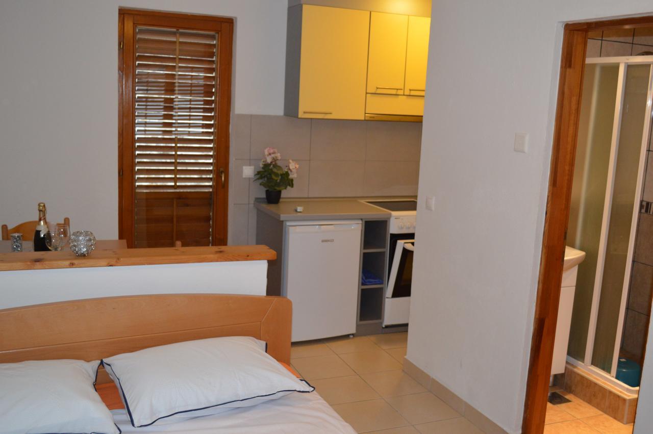 Apartment Aleksandar Tivat Bagian luar foto