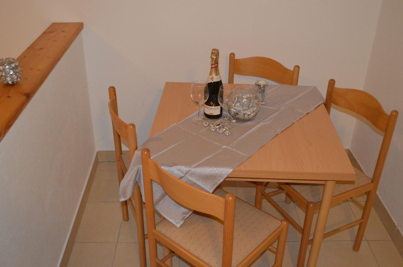 Apartment Aleksandar Tivat Bagian luar foto