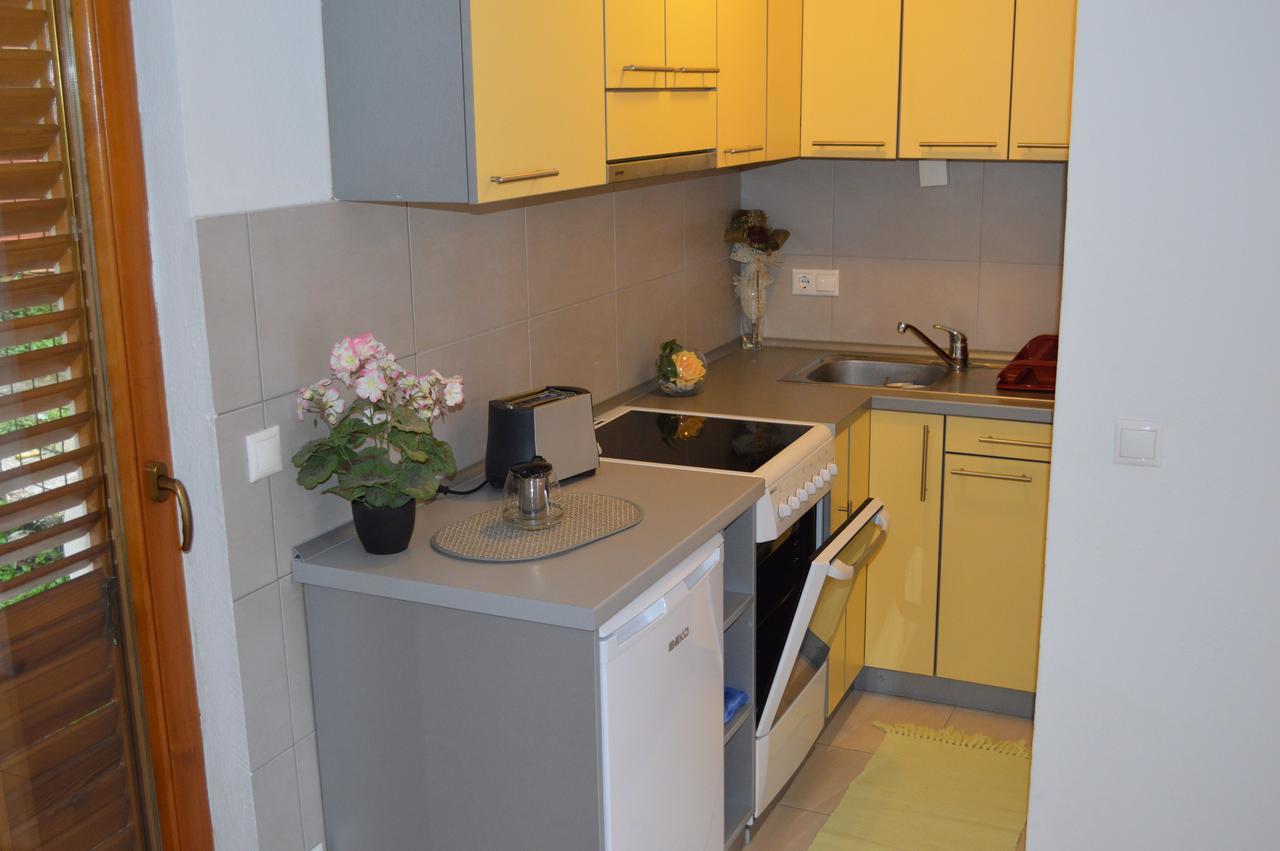 Apartment Aleksandar Tivat Bagian luar foto