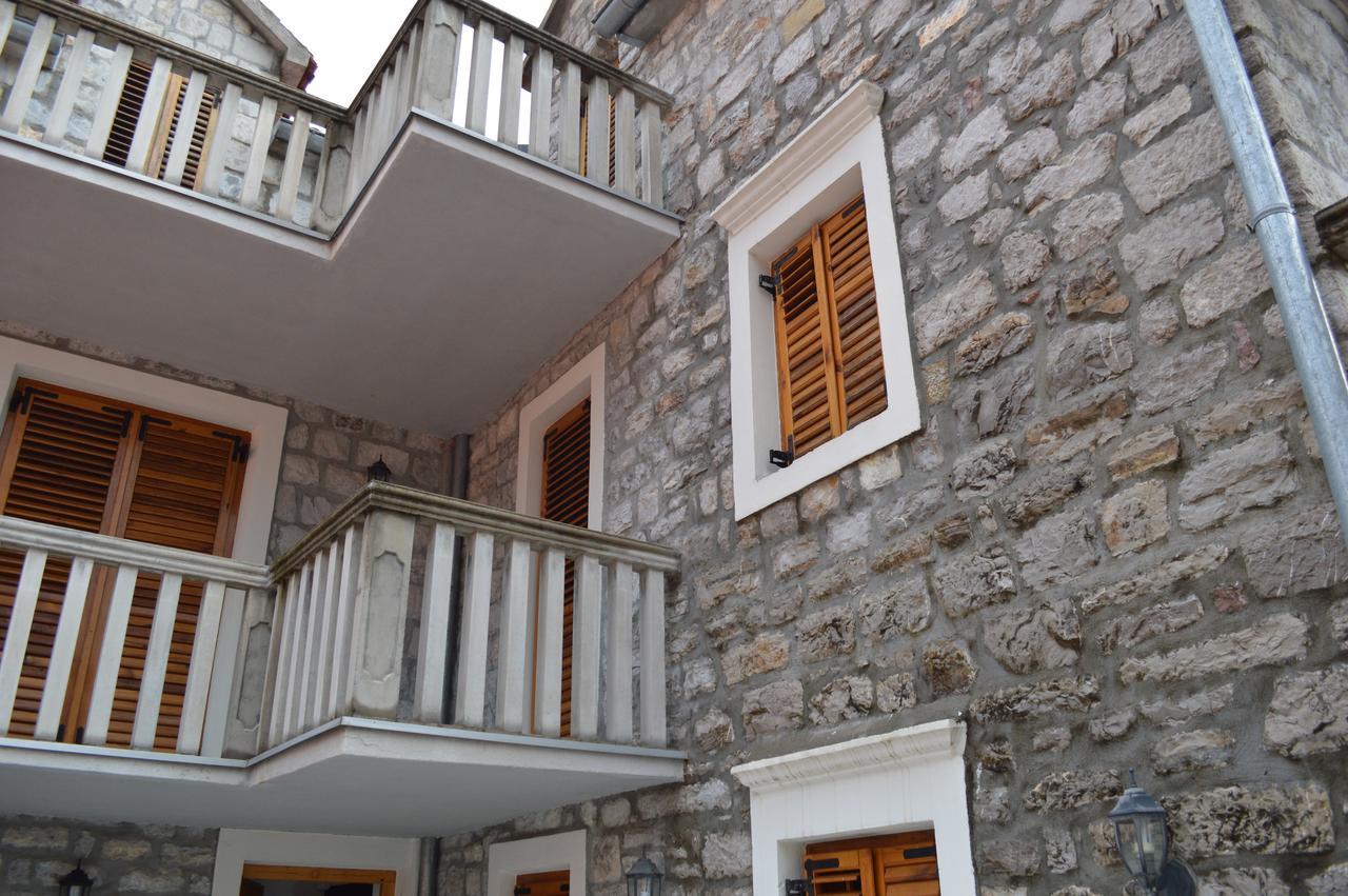 Apartment Aleksandar Tivat Bagian luar foto