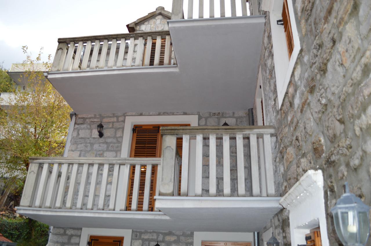 Apartment Aleksandar Tivat Bagian luar foto