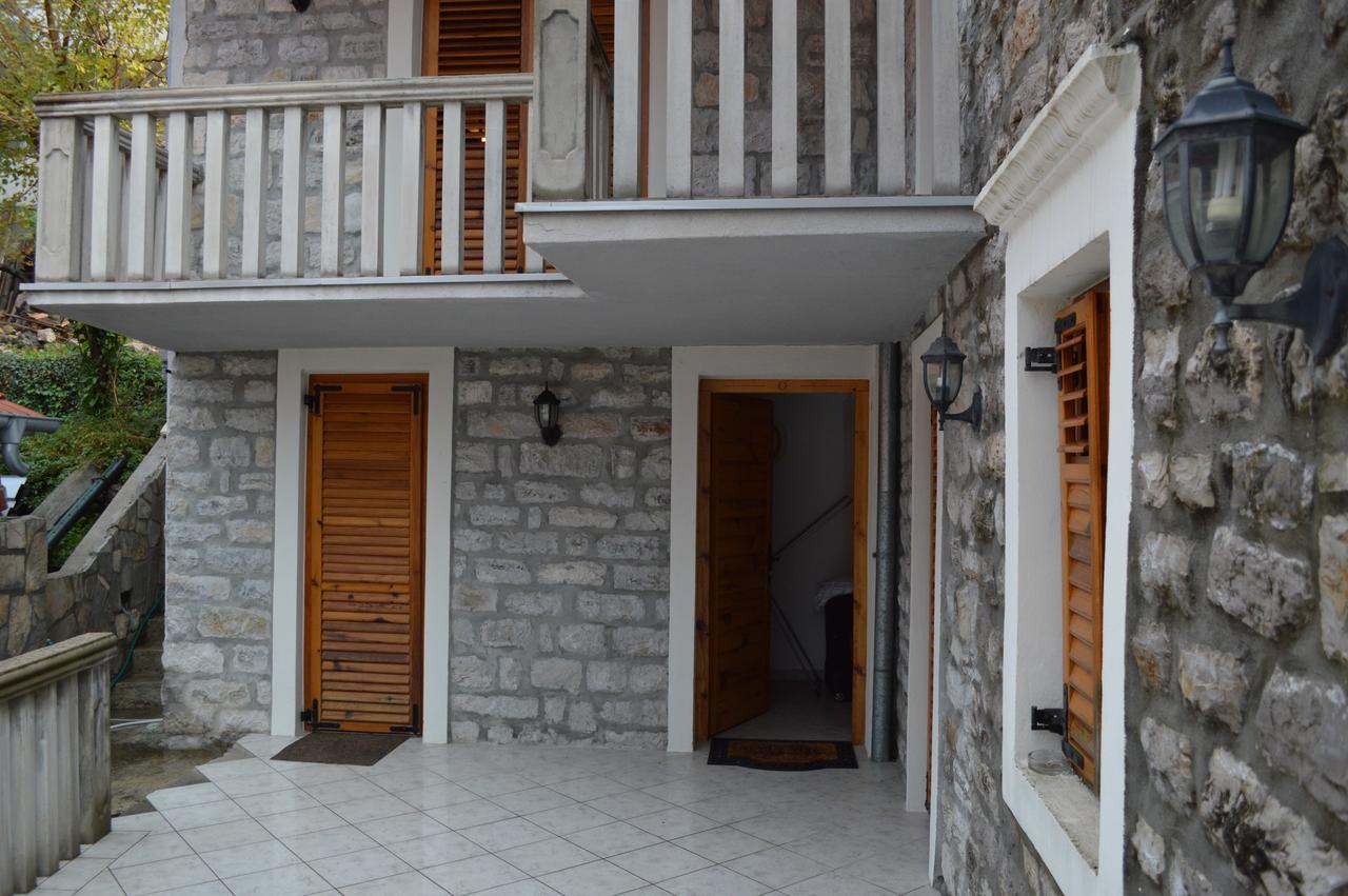 Apartment Aleksandar Tivat Bagian luar foto