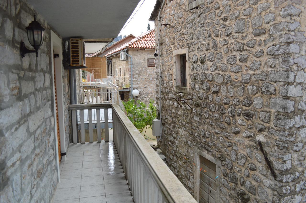 Apartment Aleksandar Tivat Bagian luar foto