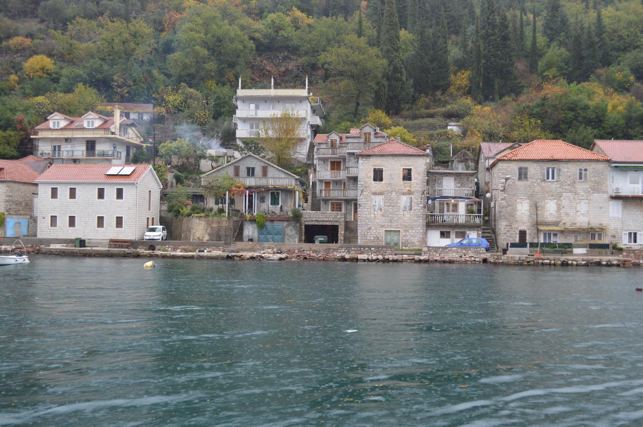 Apartment Aleksandar Tivat Bagian luar foto