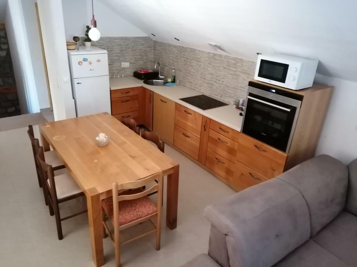 Apartment Aleksandar Tivat Bagian luar foto