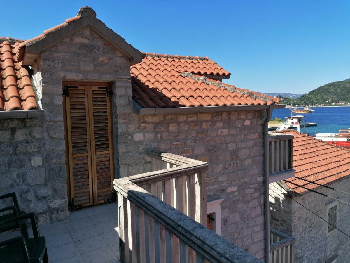 Apartment Aleksandar Tivat Bagian luar foto