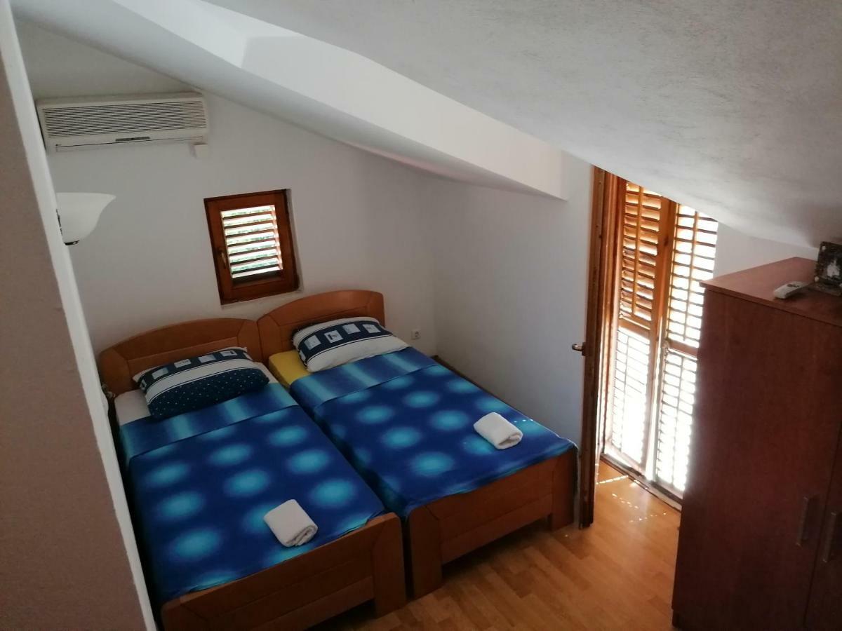 Apartment Aleksandar Tivat Bagian luar foto